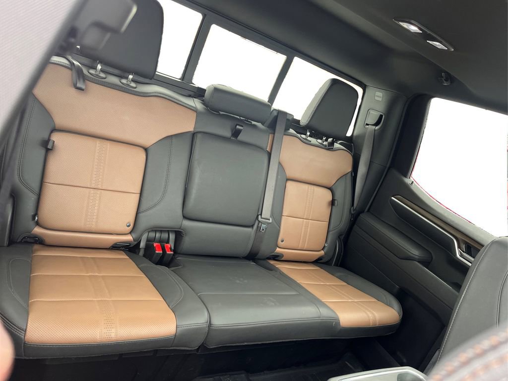Used 2025 Chevrolet Silverado 1500 High Country image 10