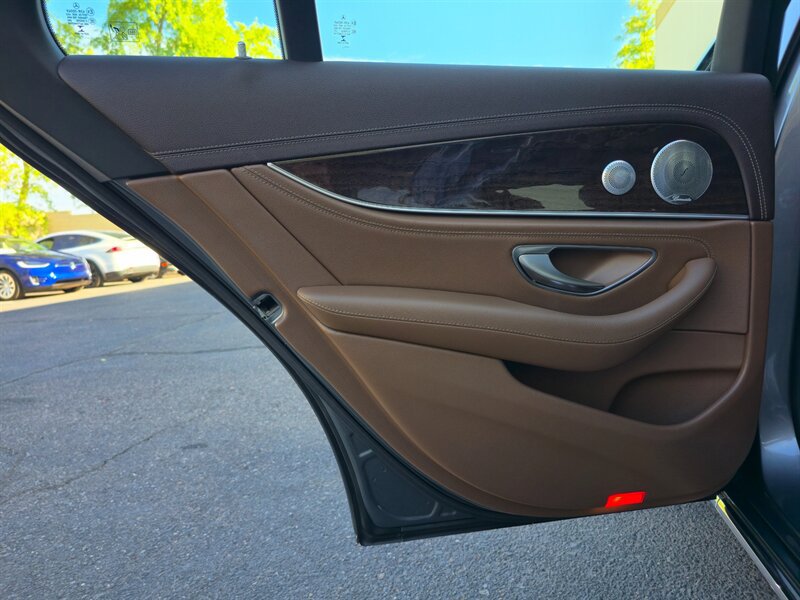 Used 2017 Mercedes-Benz E 300 image 28