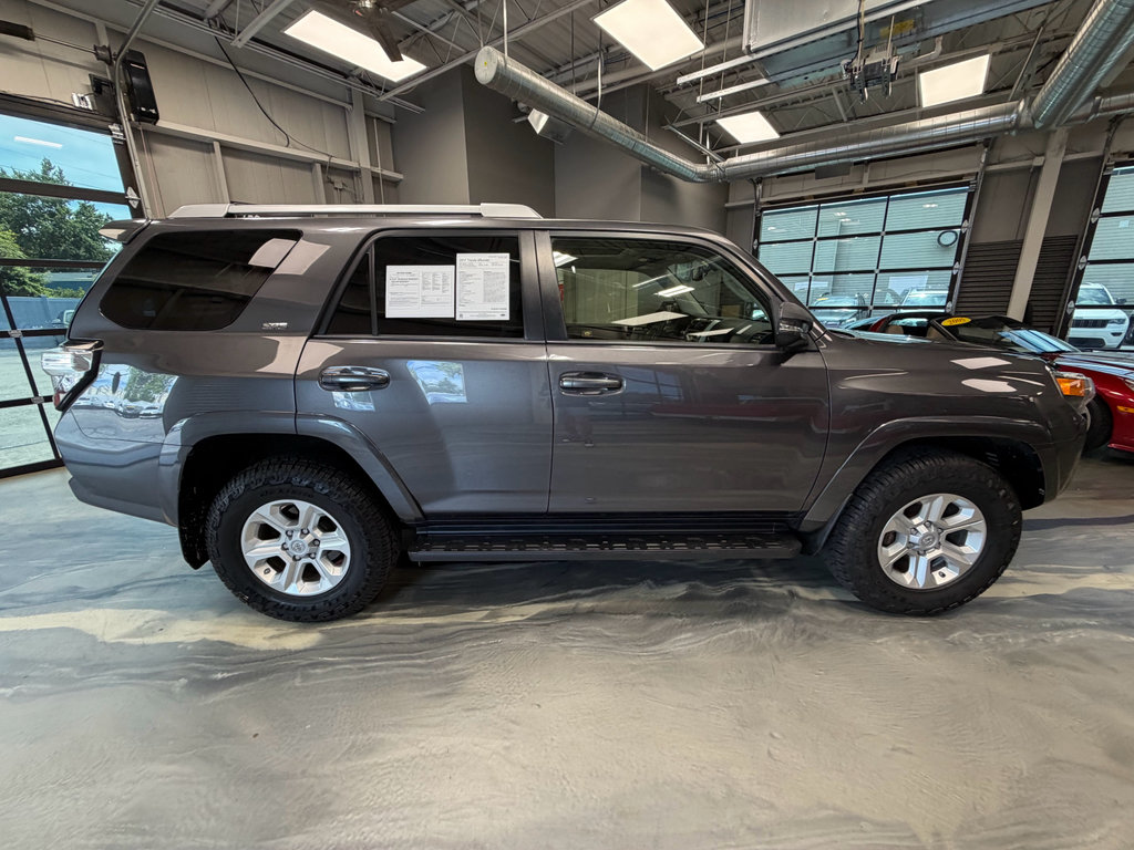 Used 2017 Toyota 4Runner SR5 AWD/4WD image 43