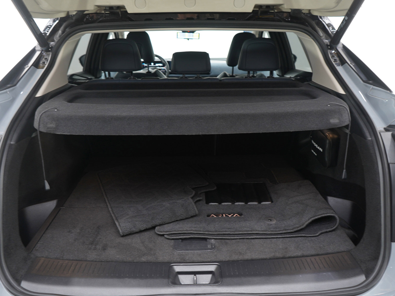 Used 2024 Nissan Ariya AWD image 9