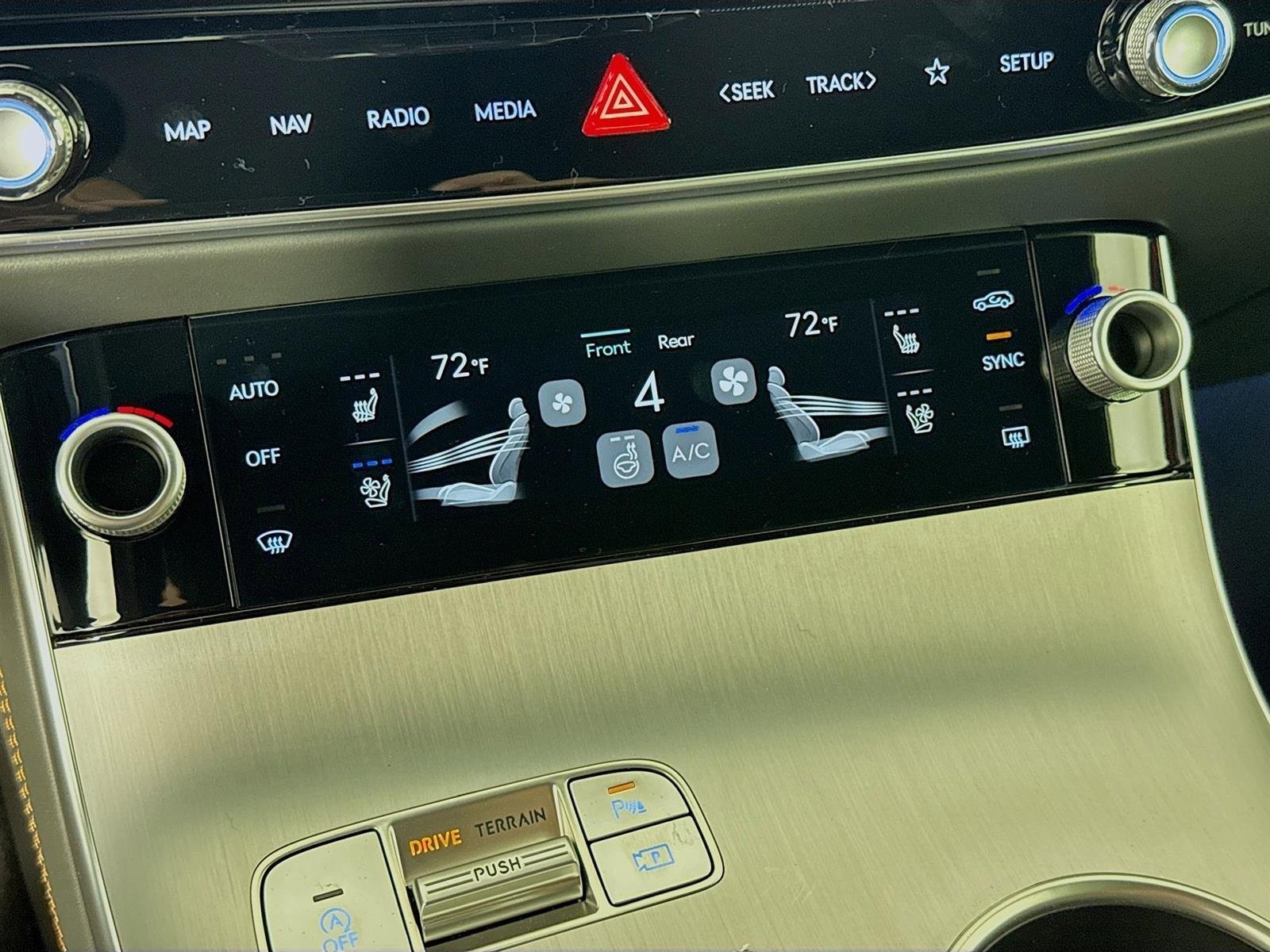 New 2026 Genesis GV70 3.5T Sport Advanced image 18