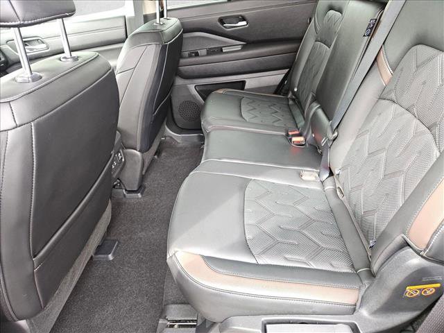 New 2026 Nissan Pathfinder Platinum image 12