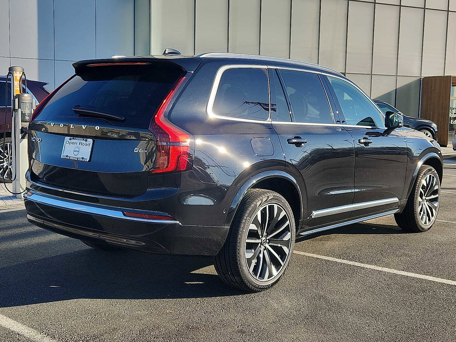 Used 2026 Volvo XC90 B6 Ultra w/ Protection Package image 6