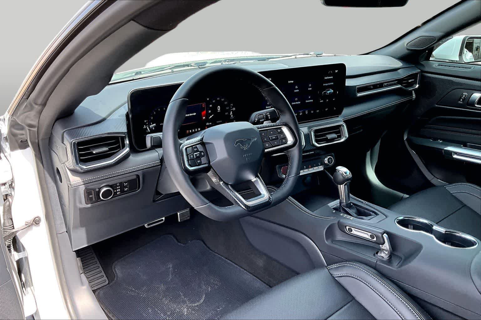 Used 2025 Ford Mustang GT Premium w/ GT Performance Package RWD image 18