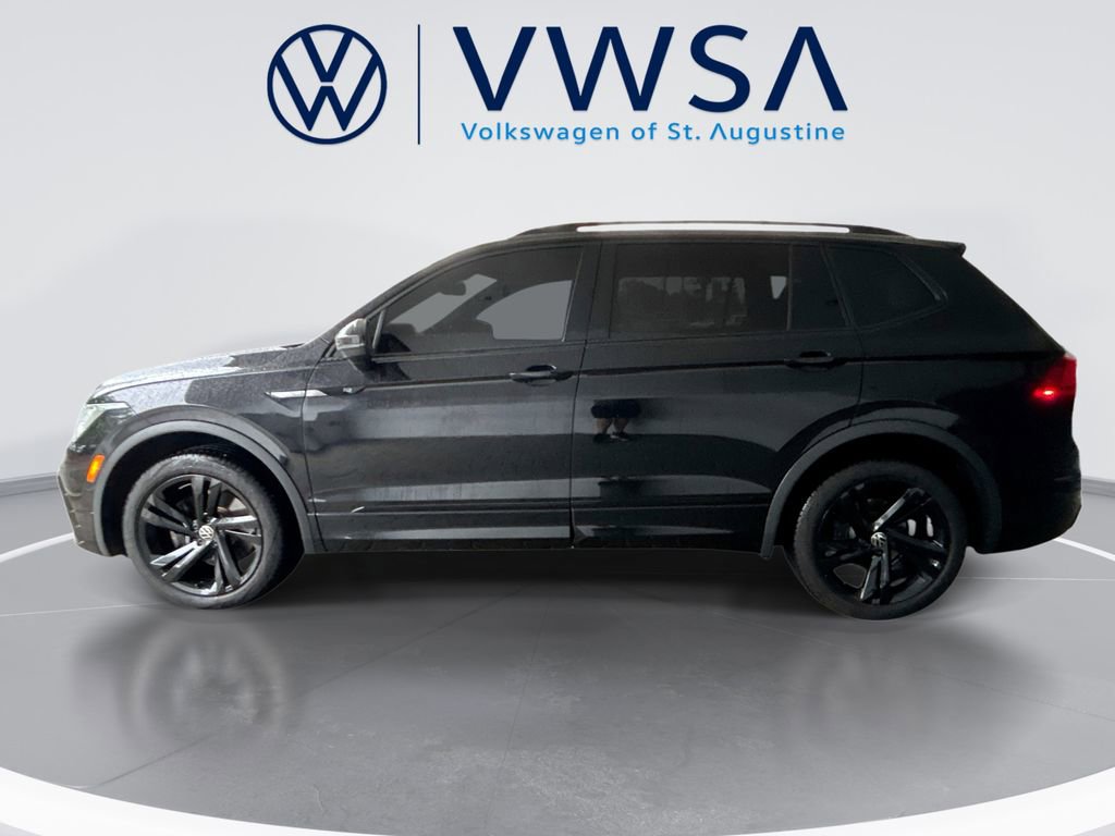 Certified 2024 Volkswagen Tiguan SE R-Line image 4