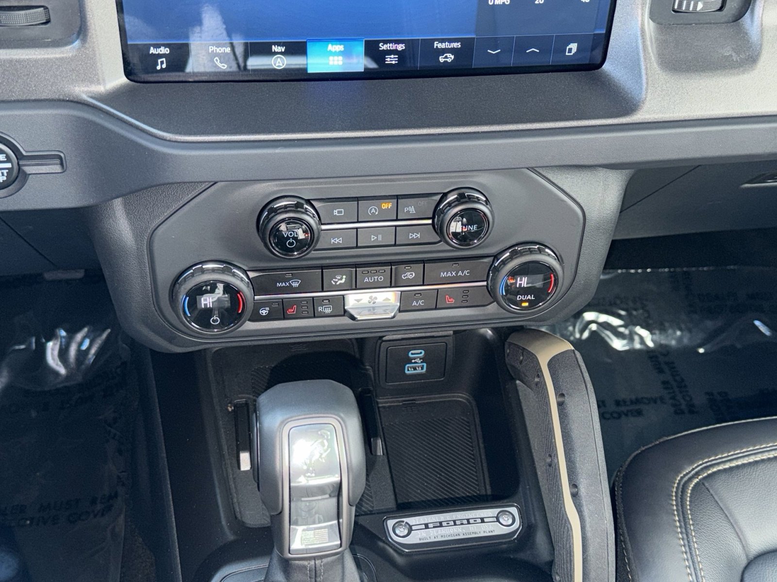 Used 2025 Ford Bronco Badlands image 21