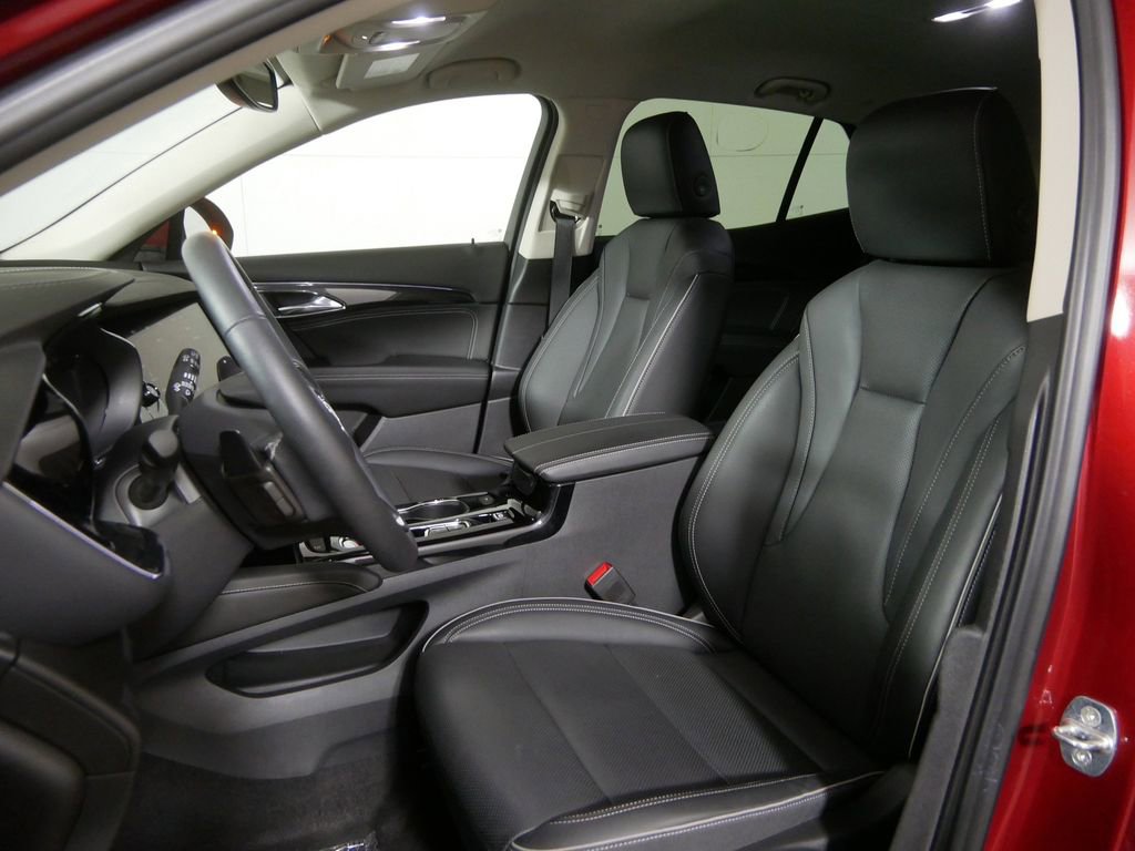 Used 2023 Buick Envision Essence image 10