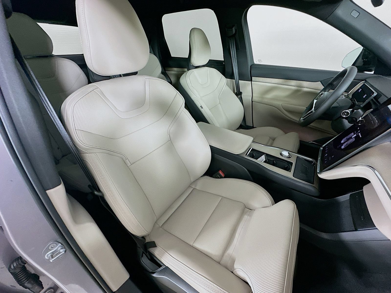 New 2026 Volvo EX90 Plus AWD/4WD image 44