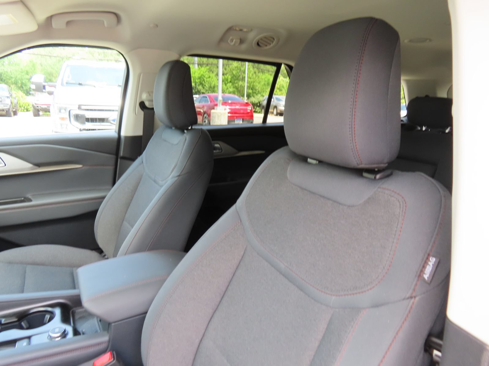 Certified 2025 Ford Explorer Active AWD/4WD image 31