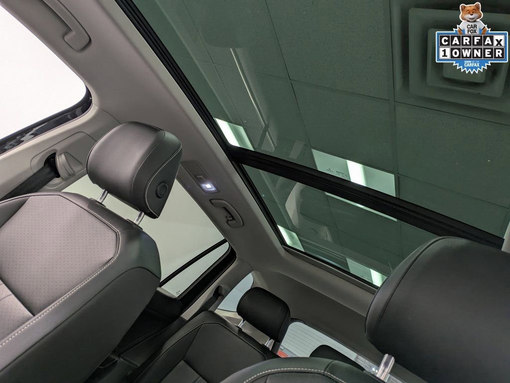 Used 2022 Volkswagen Tiguan SE w/ Panoramic Sunroof Package AWD/4WD image 23