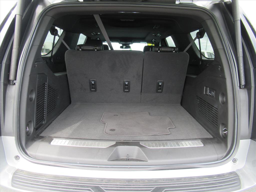Used 2024 Chevrolet Suburban Z71 w/ Luxury Package AWD/4WD image 35
