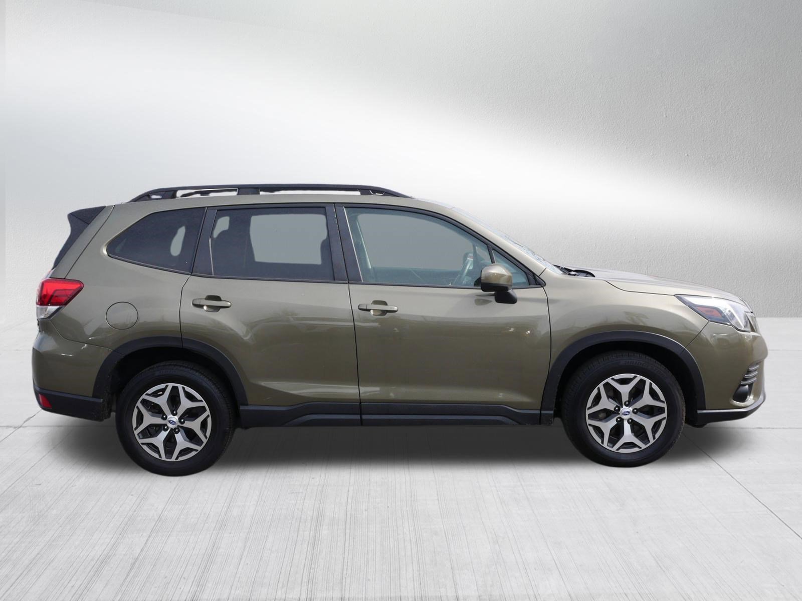 Used 2024 Subaru Forester Premium image 8