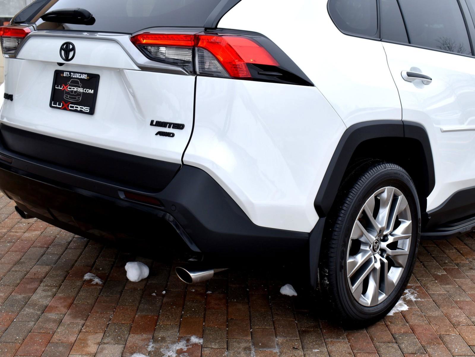 Used 2023 Toyota RAV4 Limited image 12