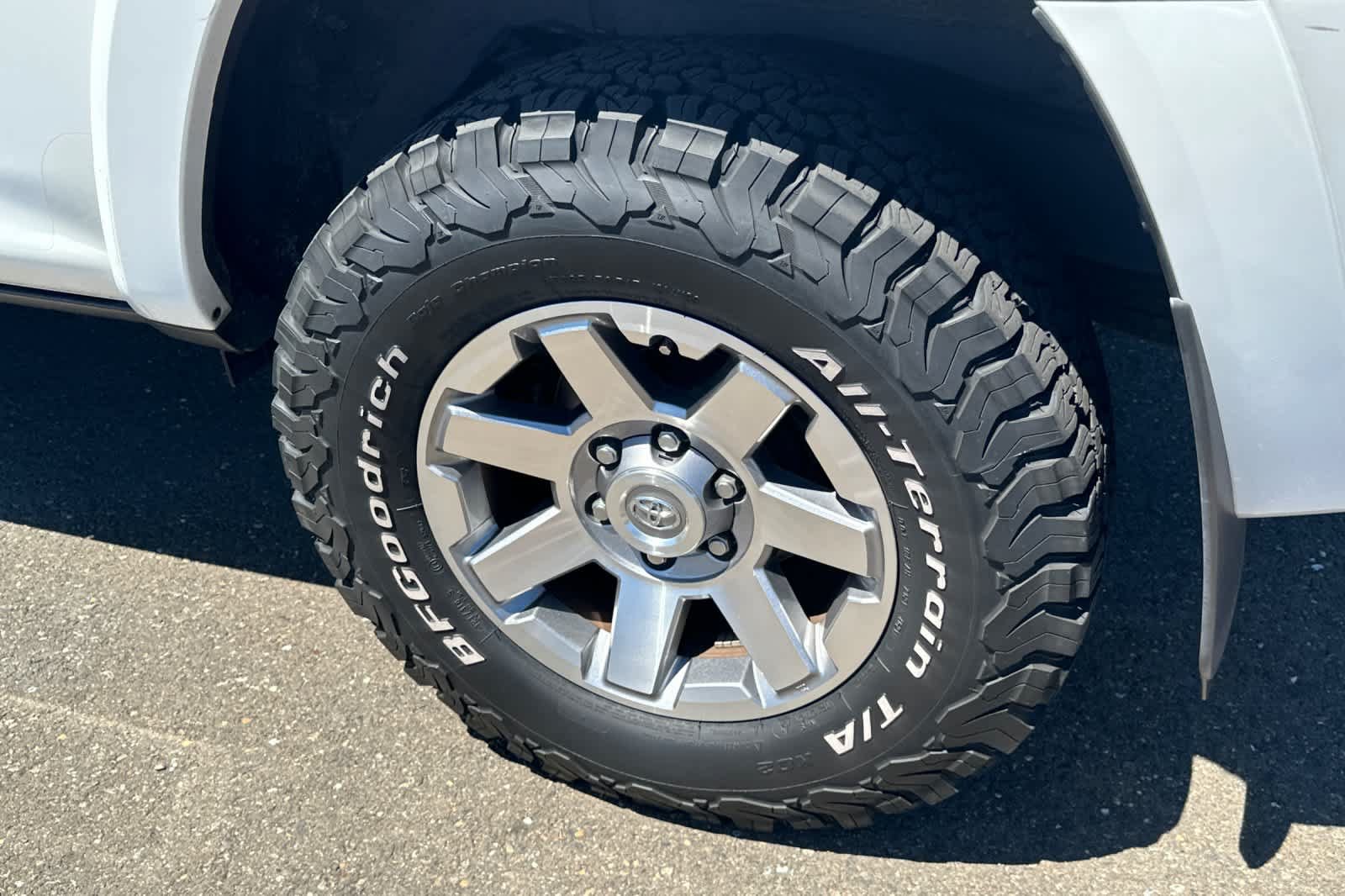 Used 2016 Toyota 4Runner Trail Premium AWD/4WD image 22