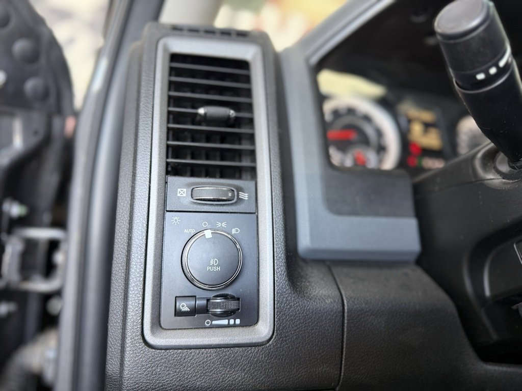 Used 2019 RAM 1500 Express image 28