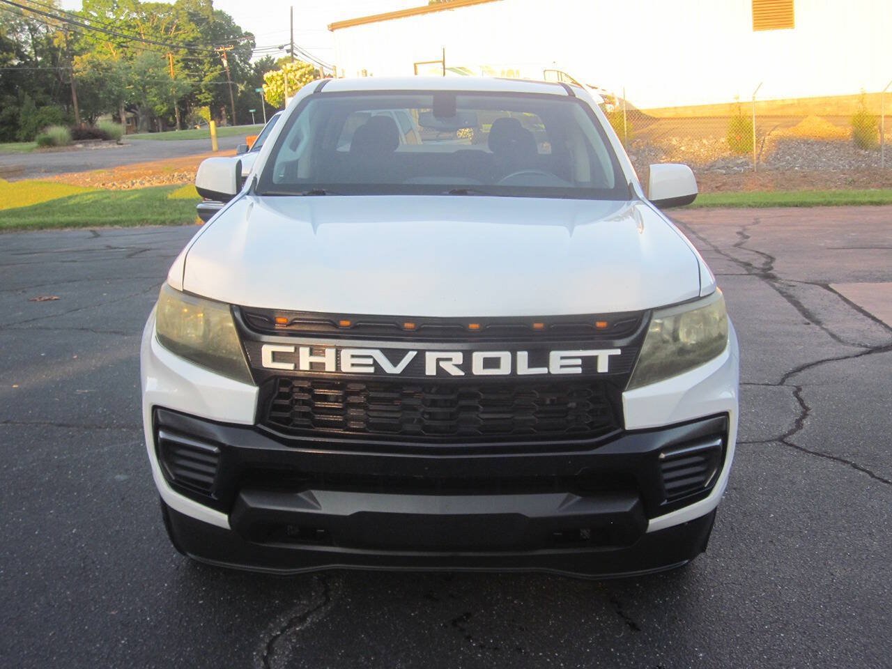 Used 2022 Chevrolet Colorado LT RWD image 3