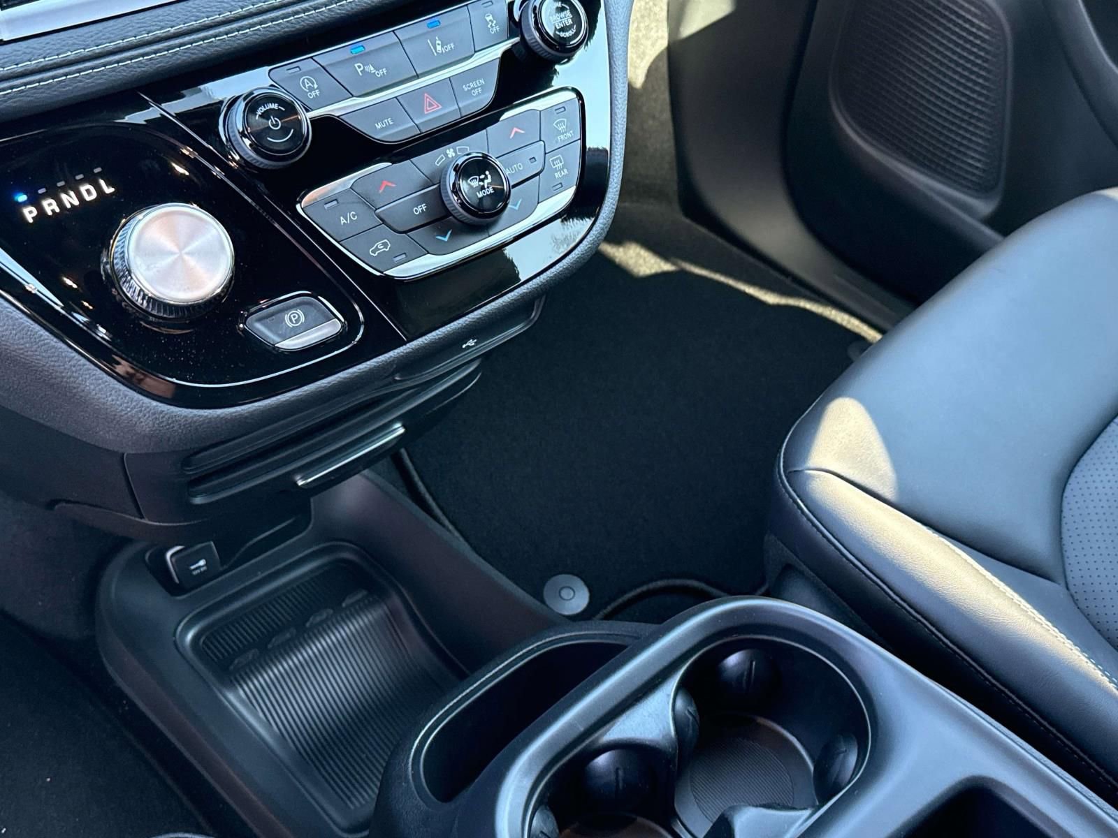 New 2026 Chrysler Pacifica Select image 18