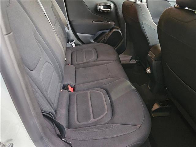 Used 2019 Jeep Renegade Latitude AWD/4WD image 18