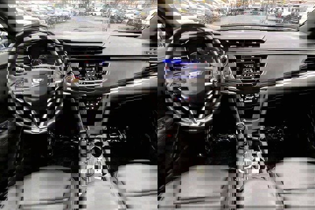 Used 2023 Cadillac XT6 Luxury image 15
