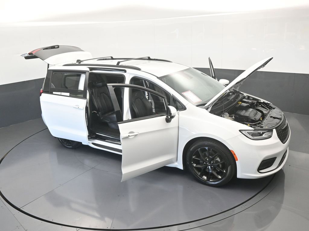 Used 2023 Chrysler Pacifica Touring-L w/ S Appearance Package image 73