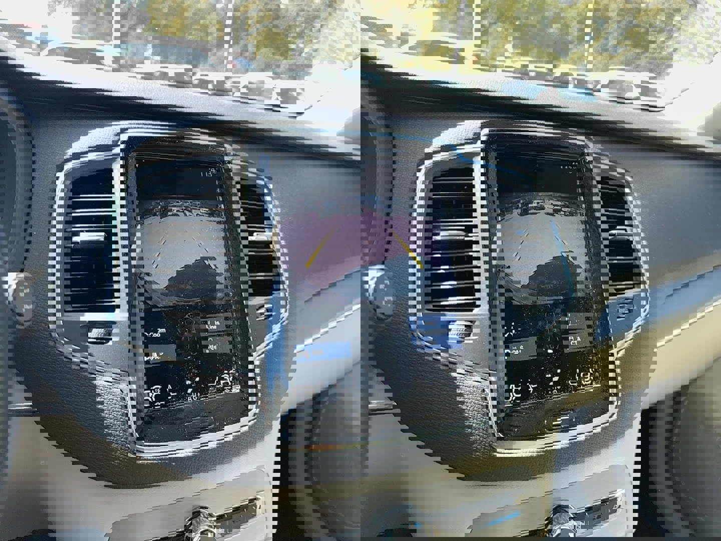 Used 2021 Volvo XC90 T5 Momentum w/ Protection Package Premier image 20