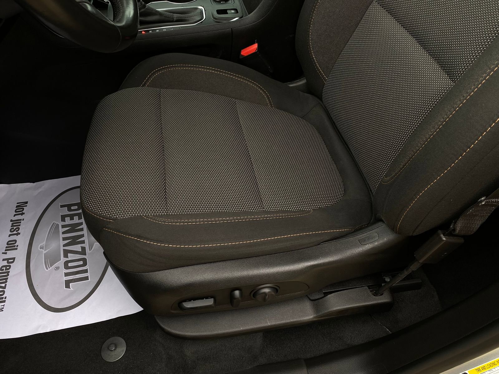 Used 2019 Chevrolet Traverse LT FWD image 11