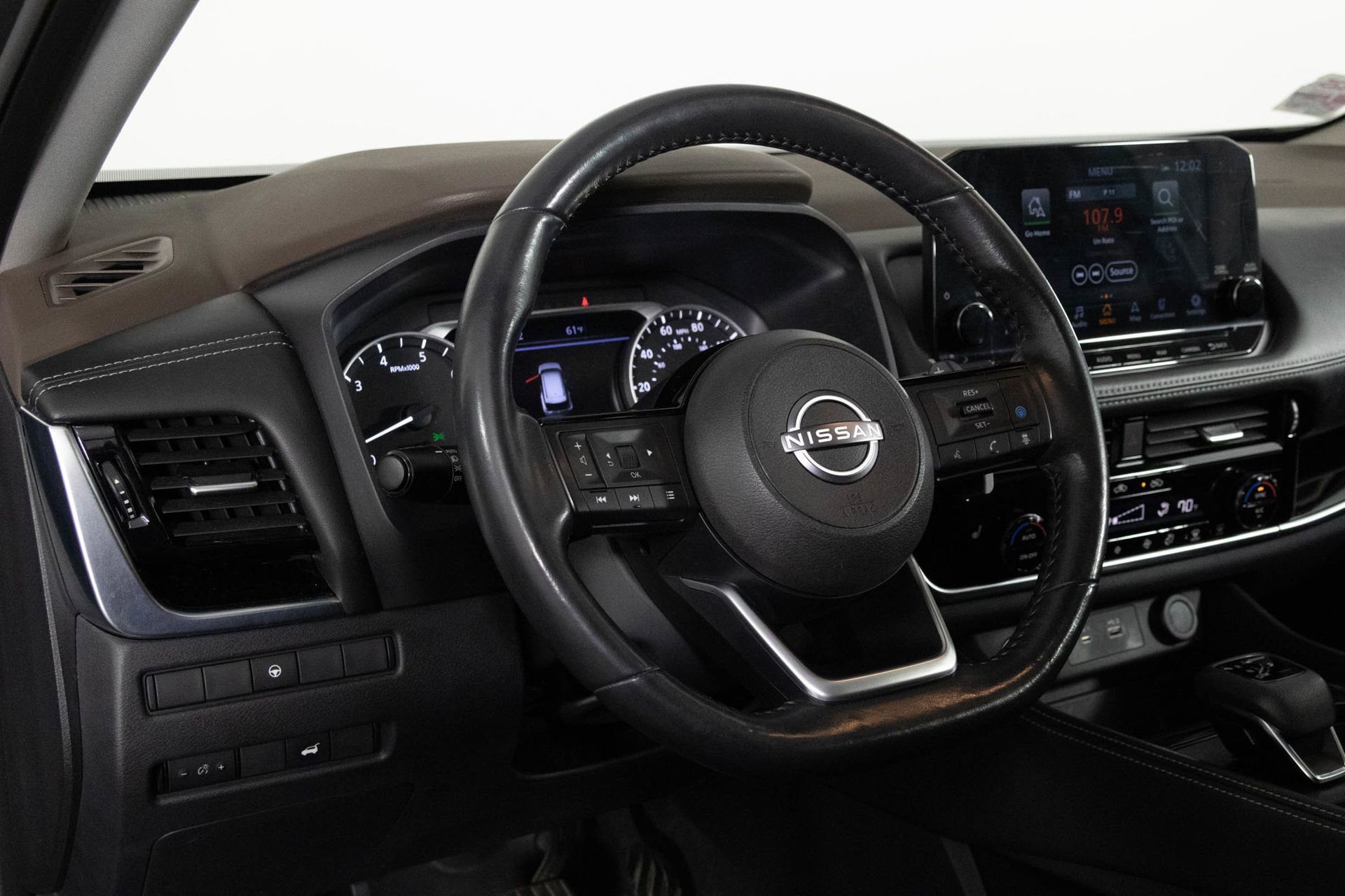 Used 2023 Nissan Rogue SL w/ SL Premium Package image 34