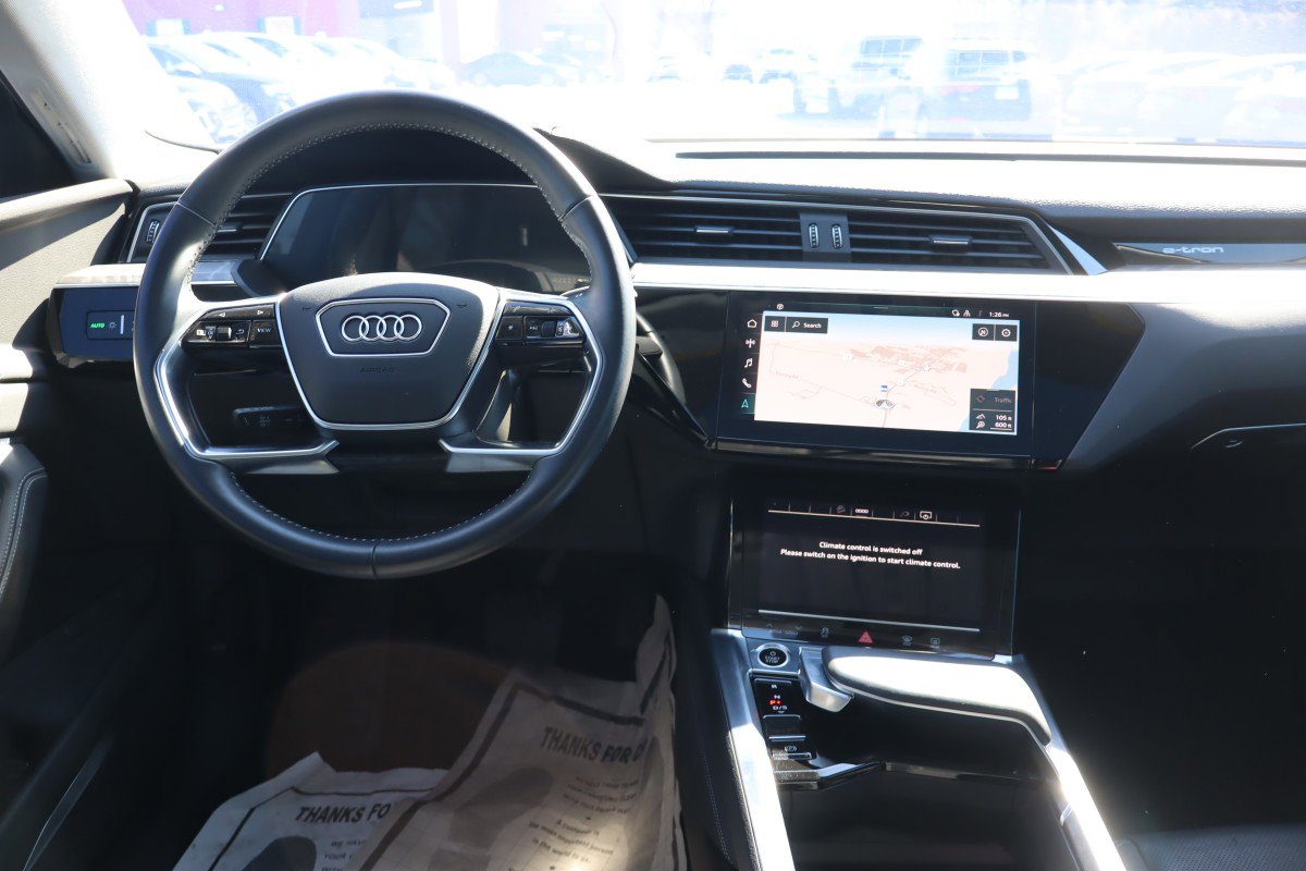 Used 2021 Audi e-tron Premium Plus w/ Premium Plus Package AWD/4WD image 12