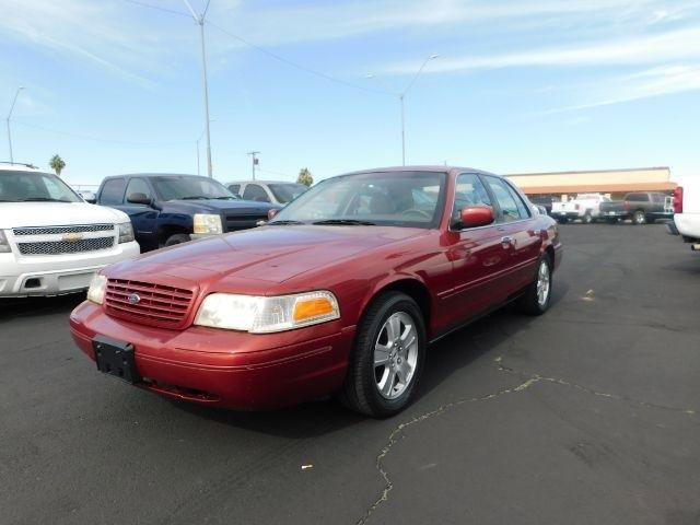 Used 2003 Ford Crown Victoria LX image 3
