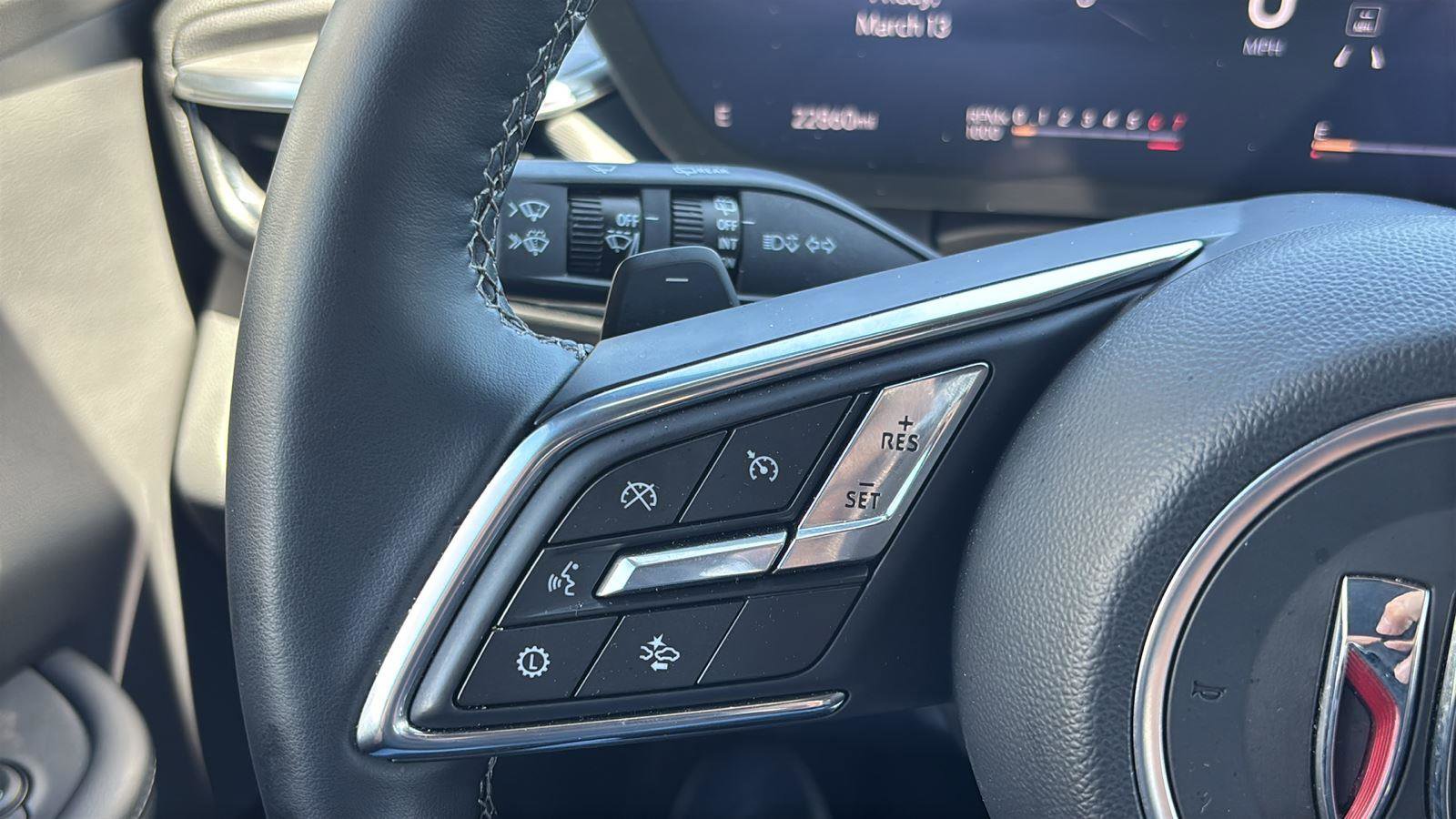 Certified 2025 Buick Enclave Preferred FWD image 28