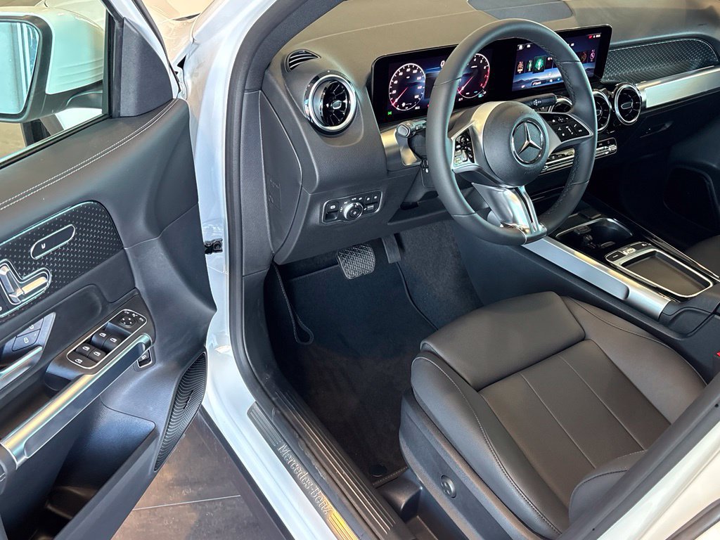 New 2026 Mercedes-Benz GLB 250 4MATIC image 14