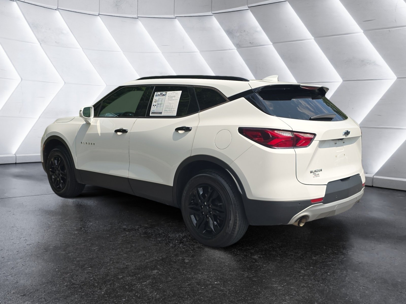 Used 2020 Chevrolet Blazer LT FWD image 3