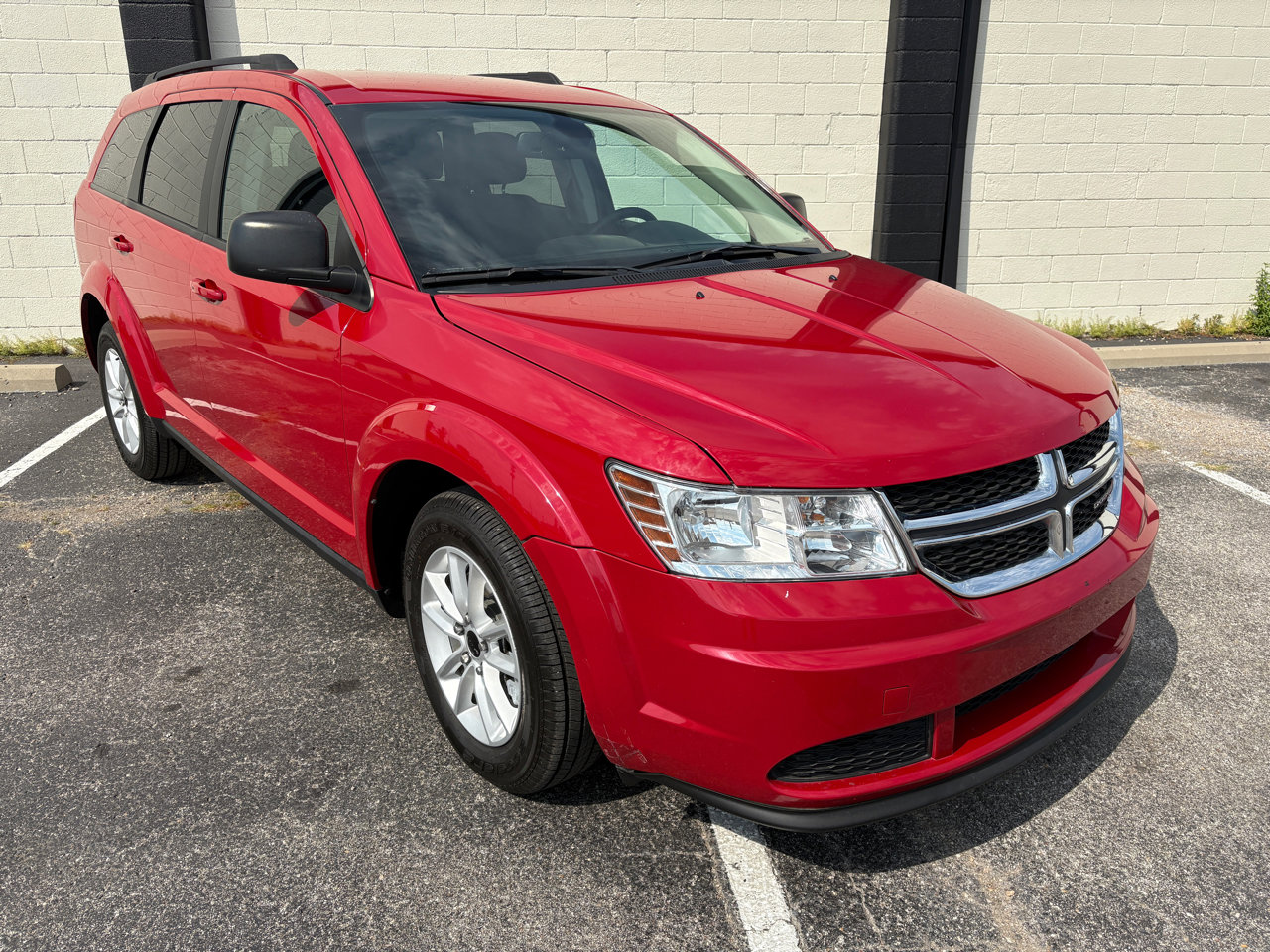 Used 2020 Dodge Journey SE image 2