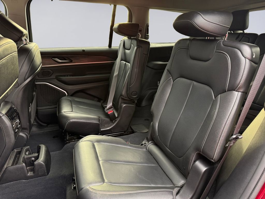 Used 2023 Jeep Grand Cherokee L Limited w/ Luxury Tech Group II image 16