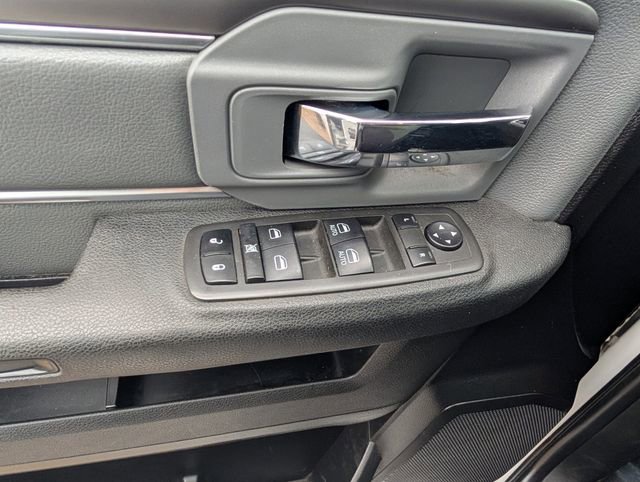 Used 2021 RAM 1500 Classic SLT image 21