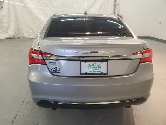 Used 2013 Chrysler 200 Touring FWD image 5