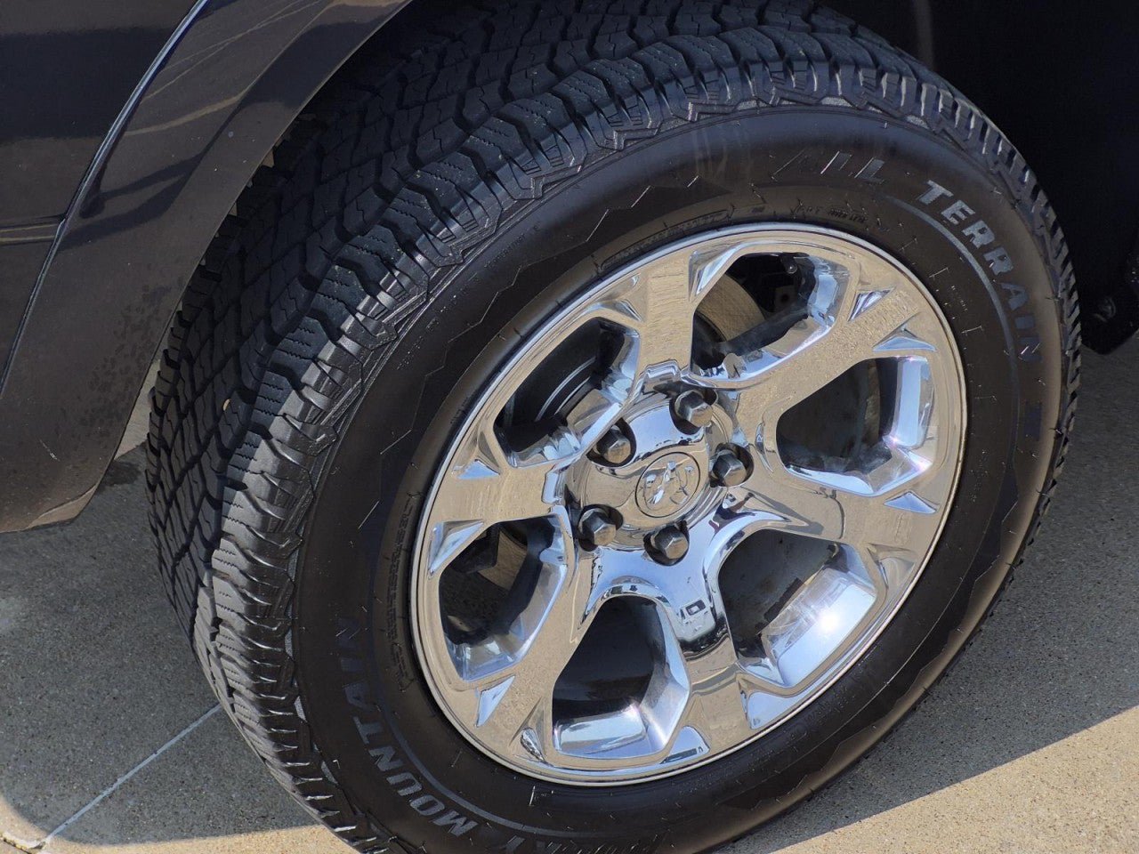 Used 2018 RAM 1500 Laramie w/ Convenience Group AWD/4WD image 7