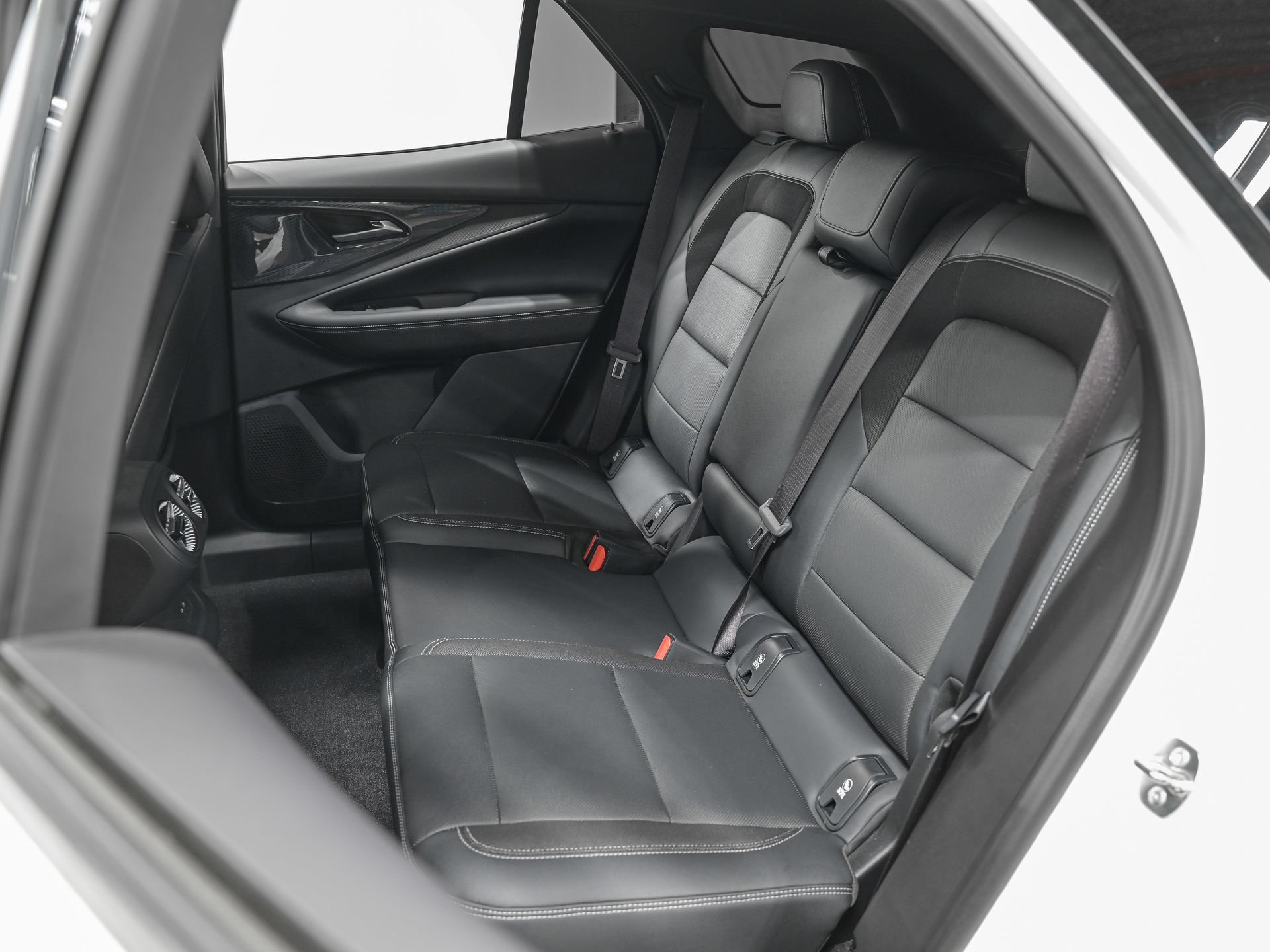 Used 2024 Chevrolet Blazer EV LT AWD/4WD image 27