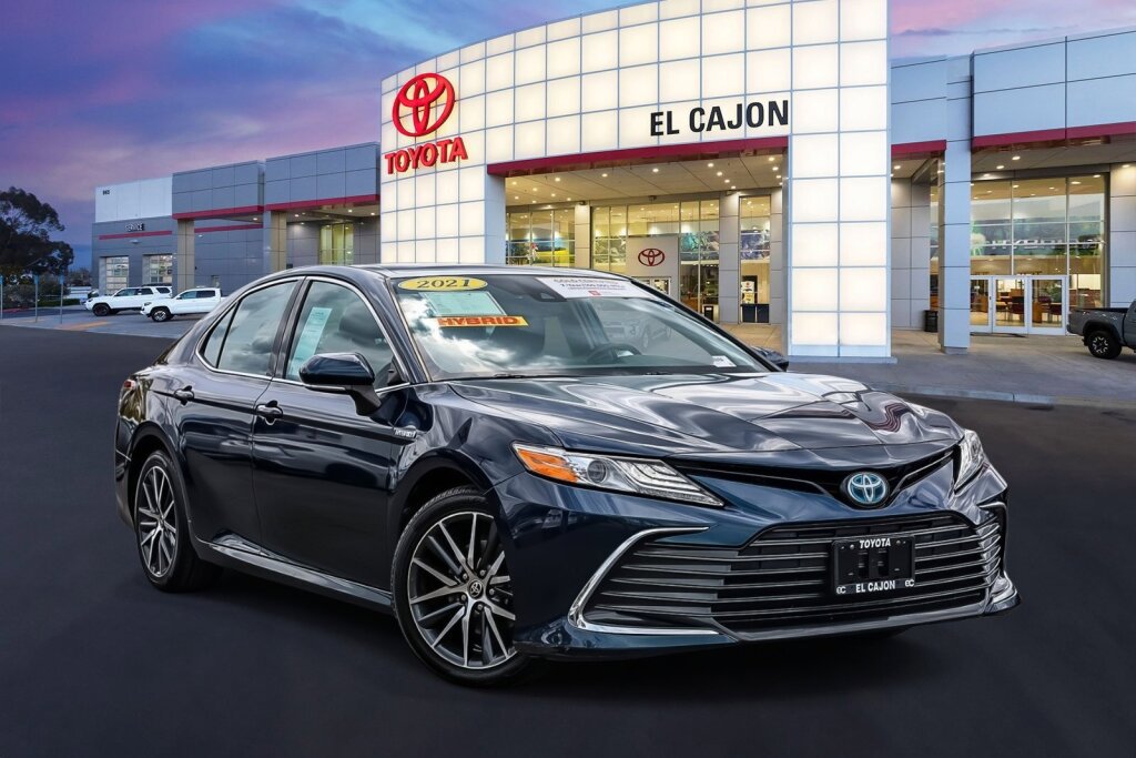 Certified 2021 Toyota Camry XLE w/ Navigation Upgrade Package FWD image 1