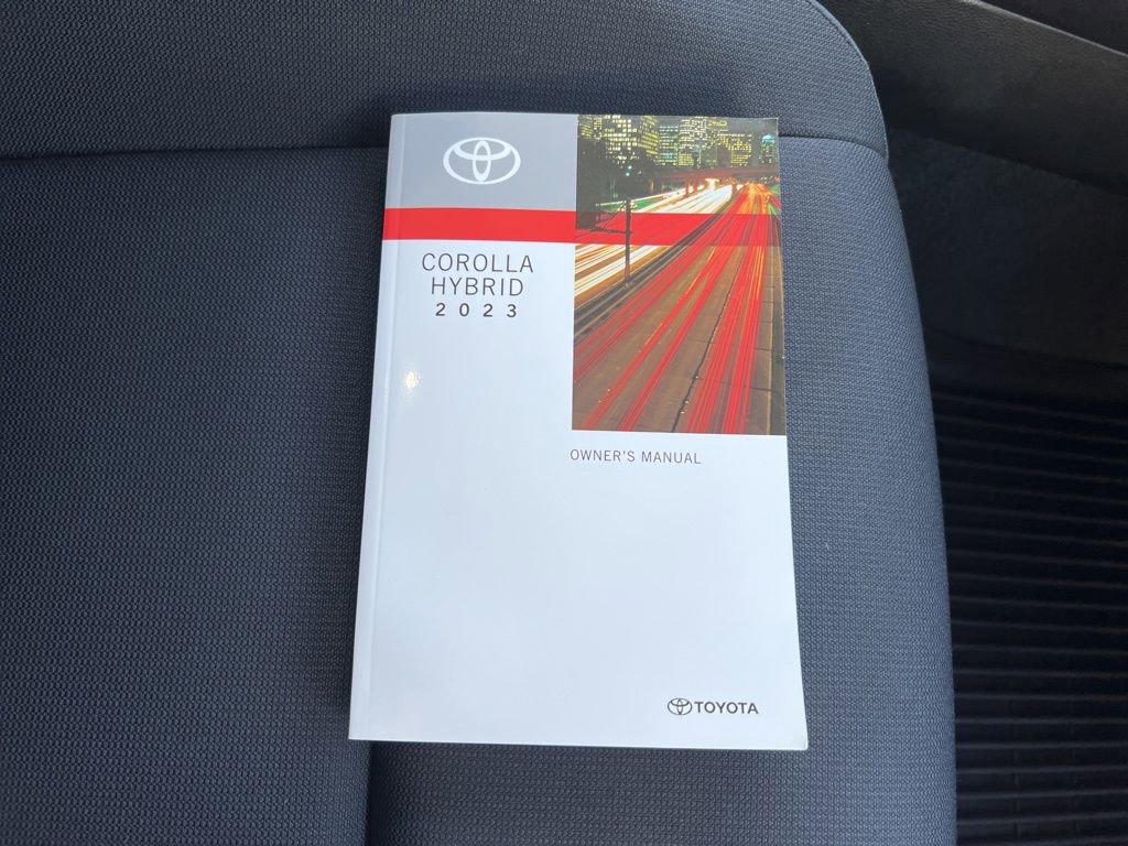 Used 2023 Toyota Corolla LE image 25