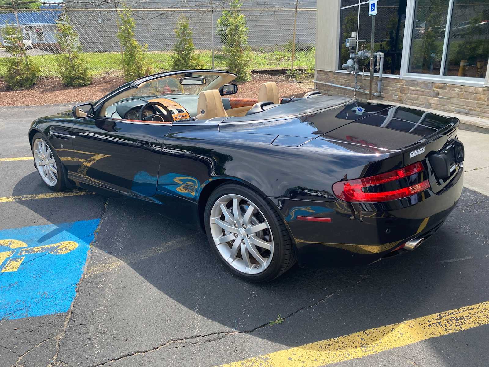Used 2007 Aston Martin DB9 Volante RWD image 3