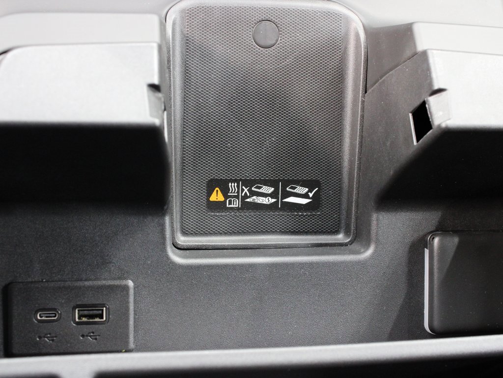 Used 2024 GMC Sierra 2500 AT4 image 68