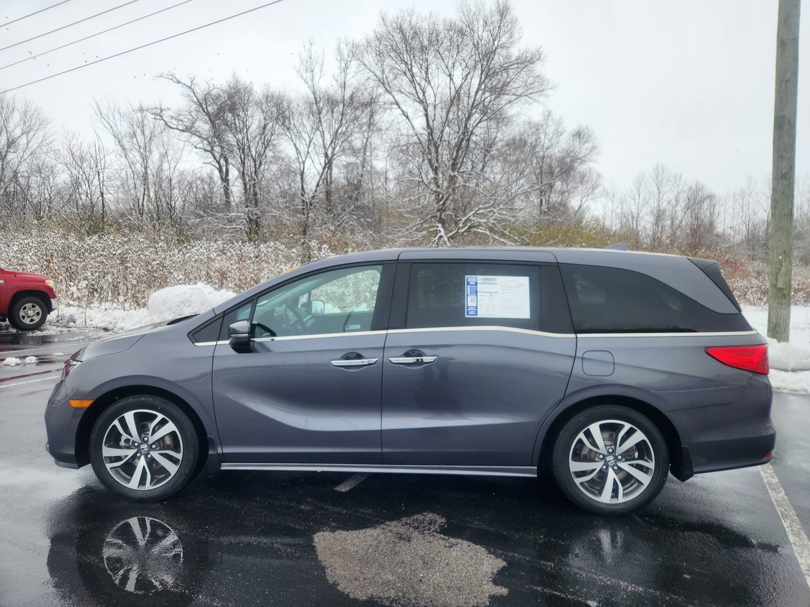 Used 2024 Honda Odyssey Touring image 2