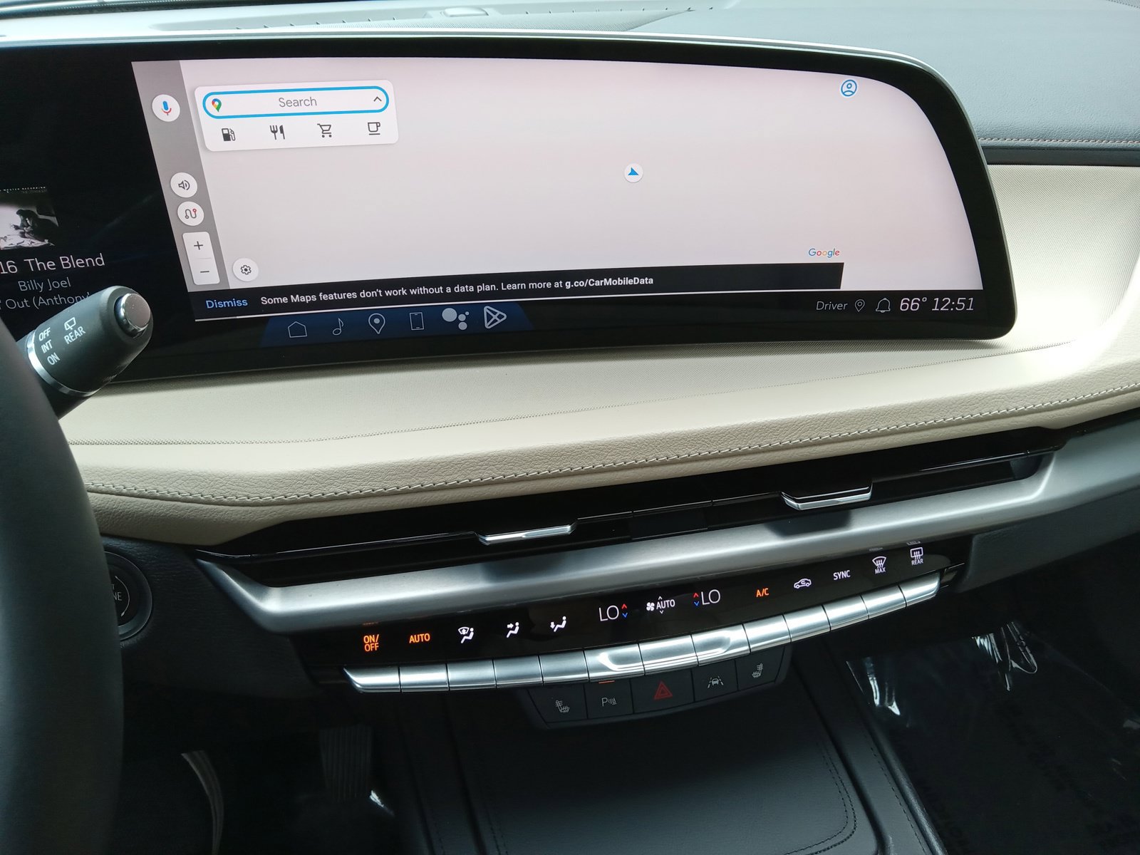 Used 2024 Cadillac XT4 Luxury w/ Cold Weather Package AWD/4WD image 15