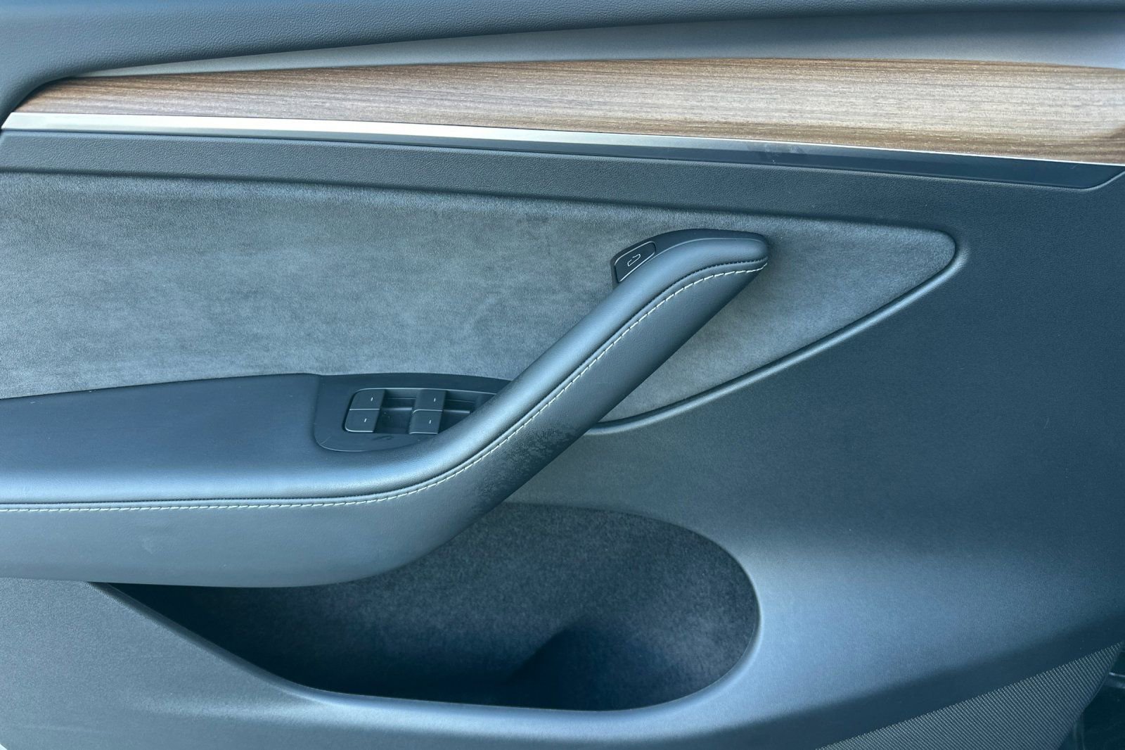 Used 2024 Tesla Model Y Long Range image 10