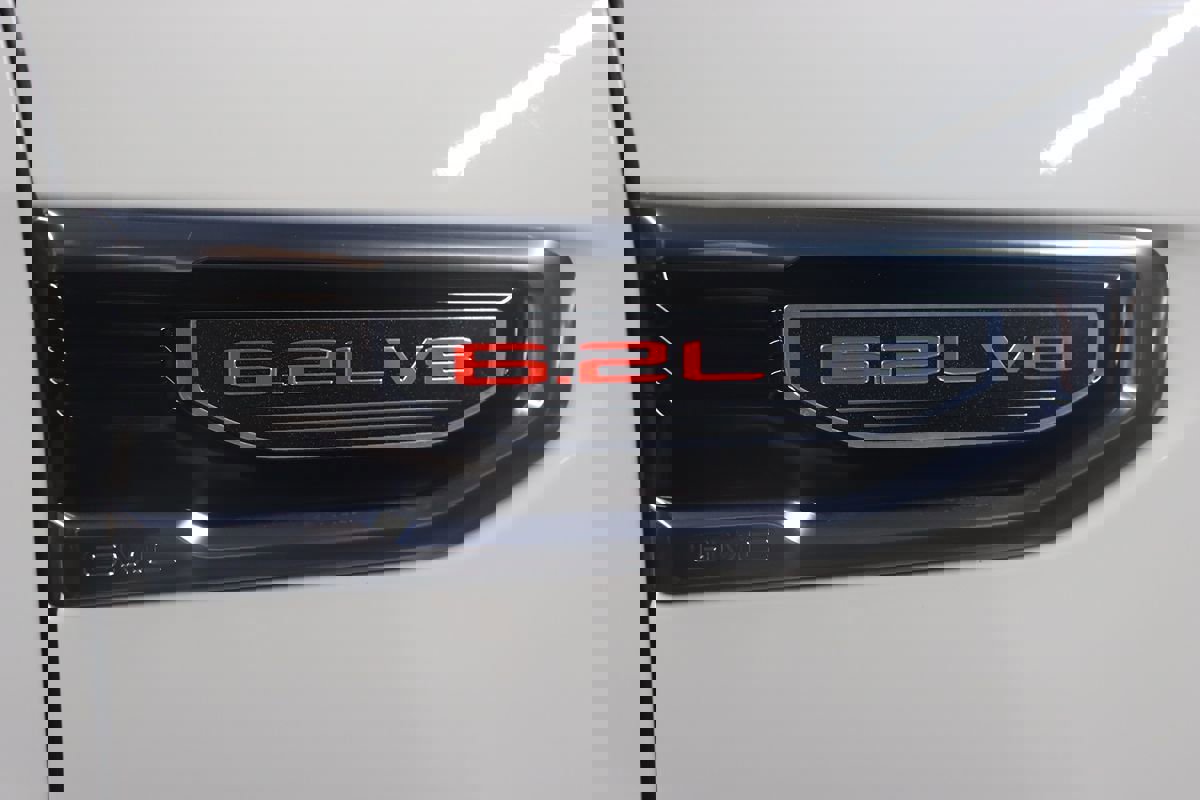 Used 2026 GMC Sierra 1500 AT4 w/ AT4 Premium Package image 9