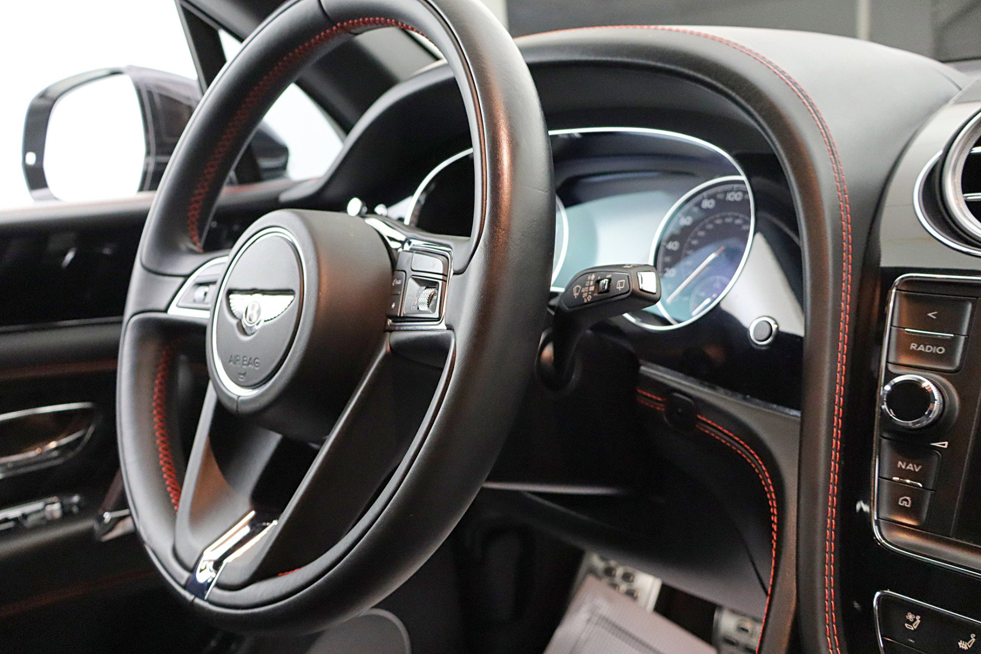 Certified 2017 Bentley Bentayga image 31