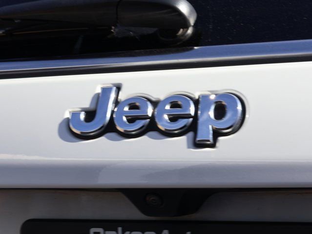 Used 2025 Jeep Compass Latitude w/ Sun & Sound Group image 17