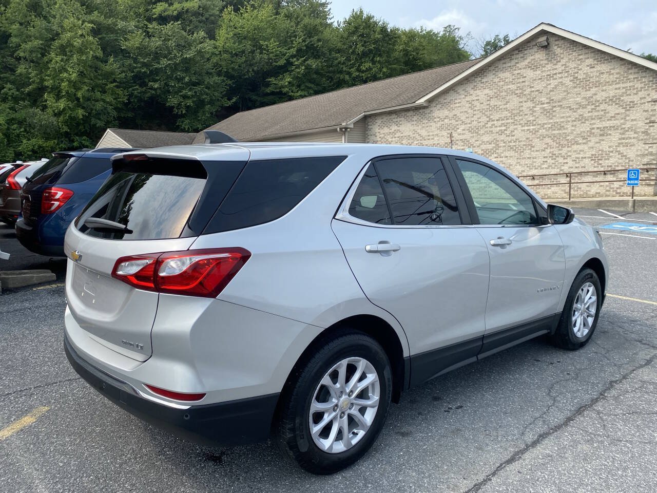 Used 2021 Chevrolet Equinox LT AWD/4WD image 6