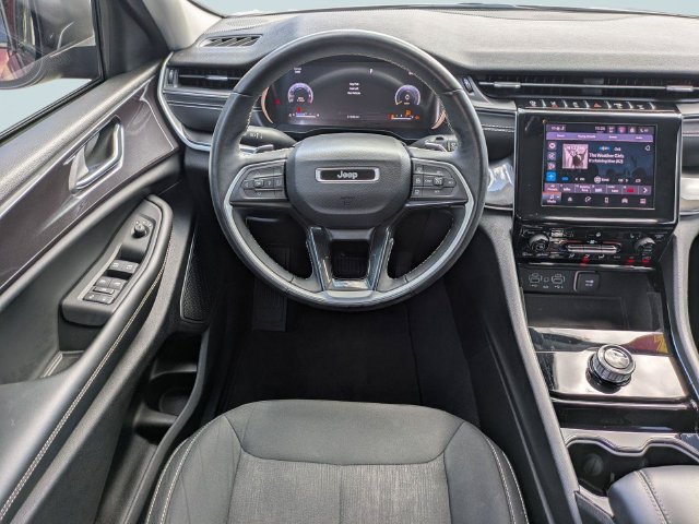 Used 2022 Jeep Grand Cherokee L Laredo w/ Luxury Tech Group I RWD image 19